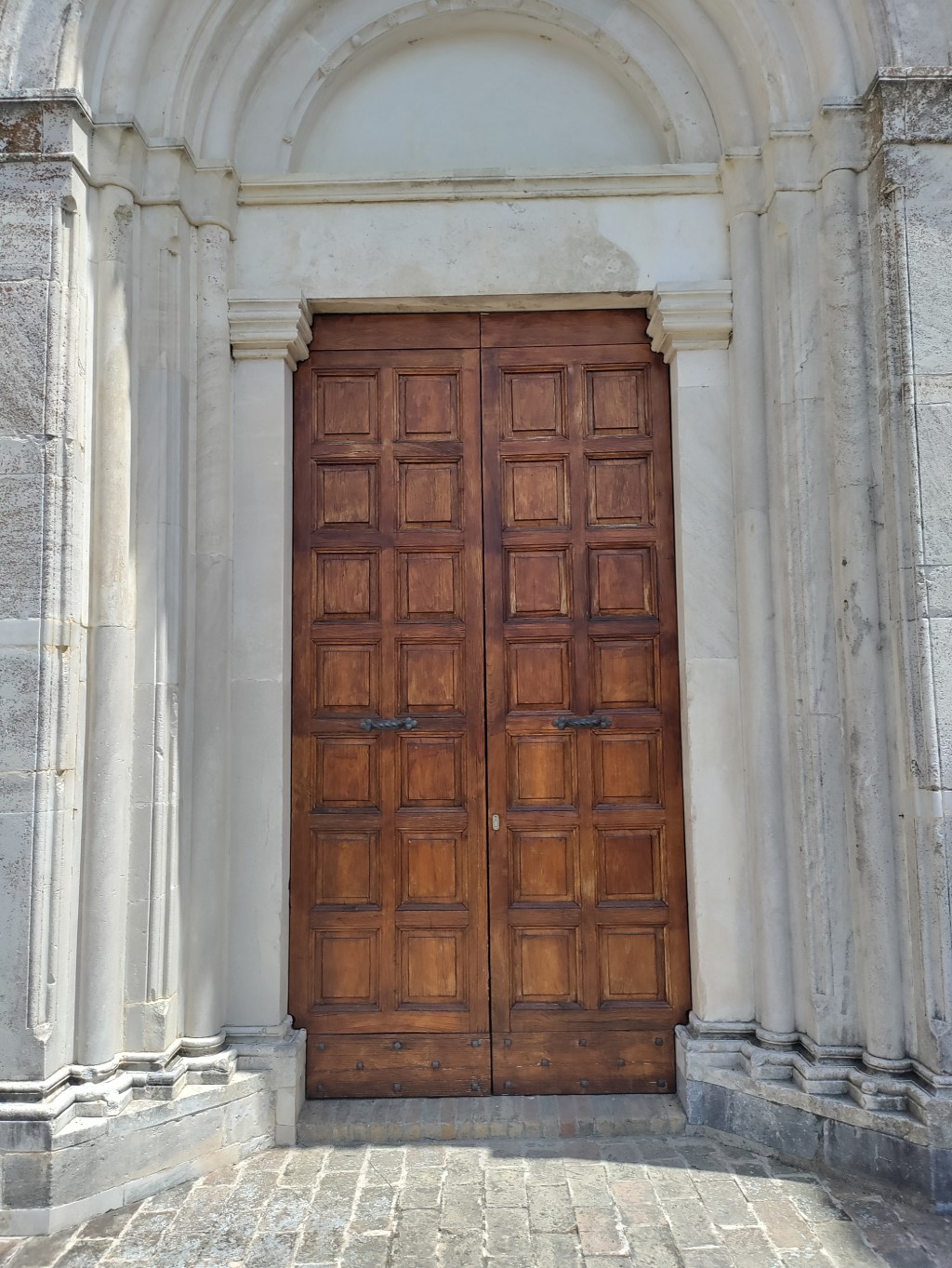 San Claudio, Aquisgrana: Le Connessioni Architettoniche&nbsp;Medievali